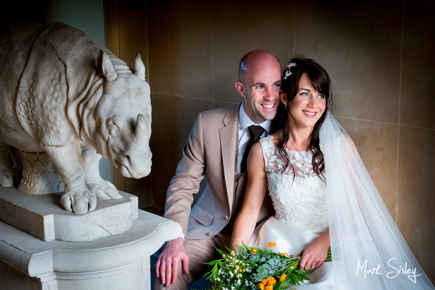 Choosing a wedding photographer - newlyweds at The Dairy, Waddesdon