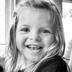 Buckinghamshire kids wedding photography - big smiles for this lovely image