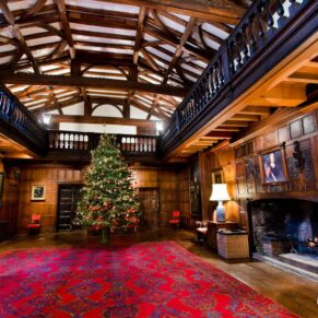 Winter wedding photography Buckinghamshire - Interior of Great Hall at Hampden House
