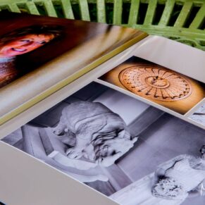 Graphistudio glossy coffee table wedding album