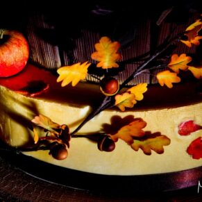Buckinghamshire wedding detail photography of an autumnal cake