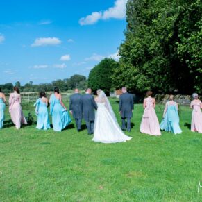 Fabulous Notley Tythe Barn wedding picture opportunties