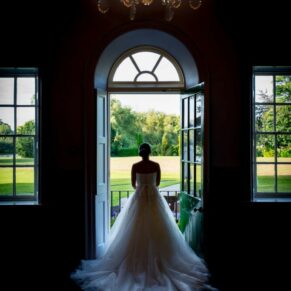 Atmospheric Asian wedding pictures in Buckinghamshire