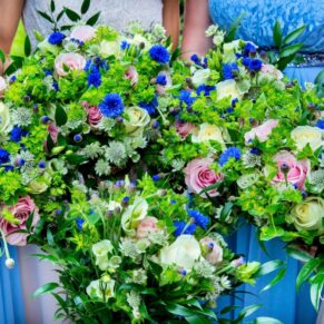 The bouquets at Haddenham Baptist Church wedding
