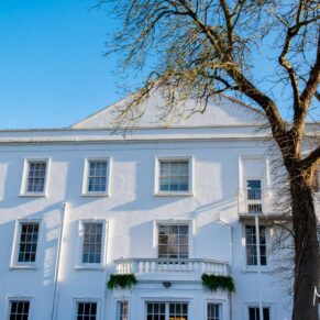 Fabulous exterior of the White House on a gorgeous summer day