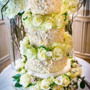 It's all in the detail when a cake is this gorgeous!