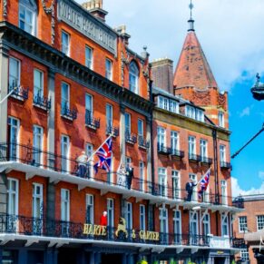 Harte and Garter wedding photography - the grand exterior of this fabulous property