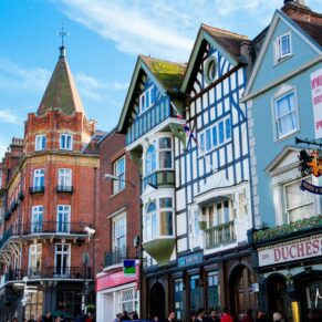 Harte and Garter wedding photography - street view of the hotel