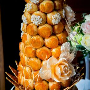 The newlyweds stunning wedding cake prepared by the chefs at Le Manoir Aux Quat Saisons