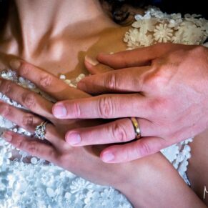 Le Manoir Aux Quat Saisons detail wedding photography - the rings of the bride and groom