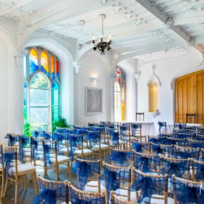 A striking blue theme for this marriage ceremony in the grand Garden Room