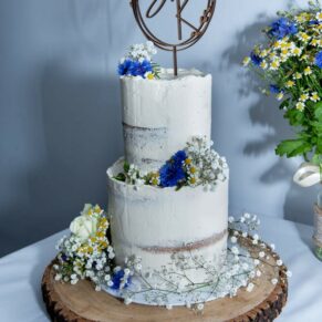 Olde Bell Hurley Wedding Photography - gorgeous cake ready for the guests