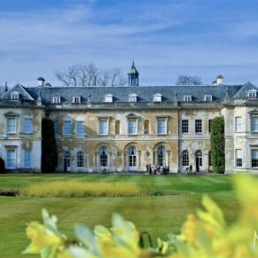 Hartwell House captured through the spring daffodils on a glorious sunny day