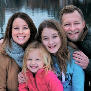 Making the capture as relaxed as possible always gets the most fabulous results - this pose was captured beside the River Thames in Marlow