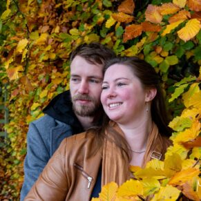 Autumnal engagement portraits captured in the Buckinghamshire countryside of this wonderful couple surrounded by golden leaves