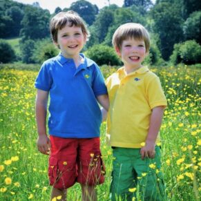 Kids portraits - Buckinghamshire photography - two brothers in vibrant colours