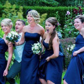 Odney Club Wedding Photography - it's always good to have some entertainers on hand to help with photo opportuinities