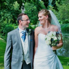 Odney Club Wedding Photography - the newlyweds take a stroll