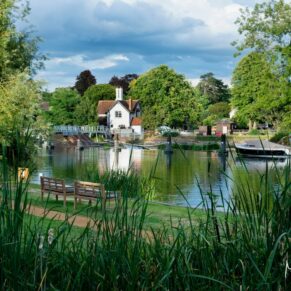 Swan at Streatley wedding photography - fabulous views along the River Thames