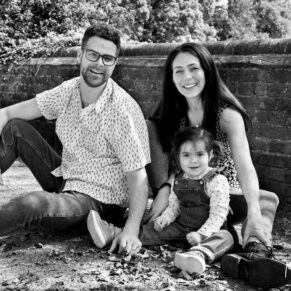 Very relaxed family portraits photography captured in an autumnal Buckinghamshire setting